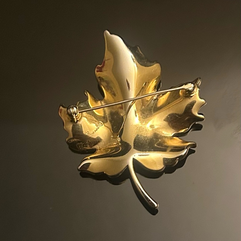 1960s Trifari Leaf Brooch - Picture 3 of 3